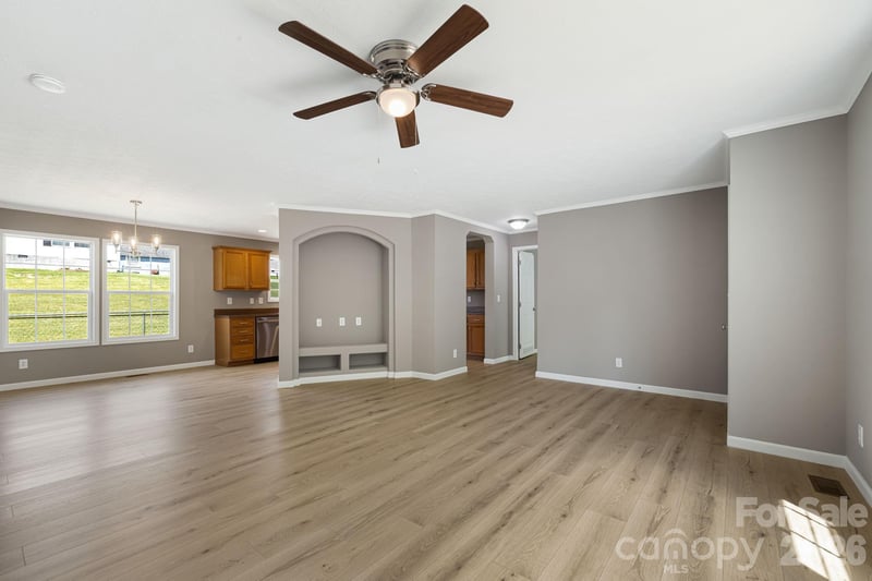 44 Morning Ln, Hendersonville, NC 28792