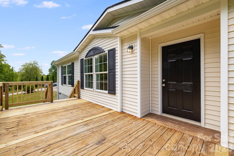 44 Morning Ln, Hendersonville, NC 28792