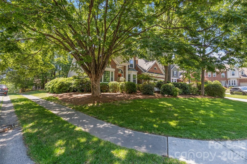 6210 Maple Cove Ln, Charlotte, NC 28269