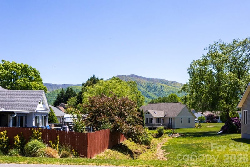 55 Eden Glen Rd, Black Mountain, NC 28711