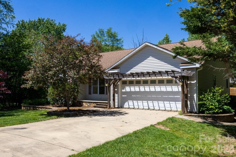 55 Eden Glen Rd, Black Mountain, NC 28711