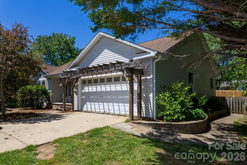 55 Eden Glen Rd, Black Mountain, NC 28711