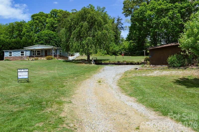 188 Wiggins Rd, Candler, NC 28715