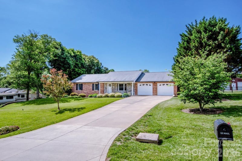 173 Doe Trail Ln, Statesville, NC 28625