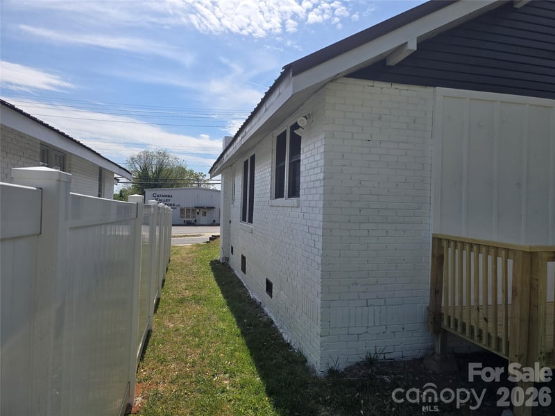 813 Highland Ave, Hickory, NC 28602