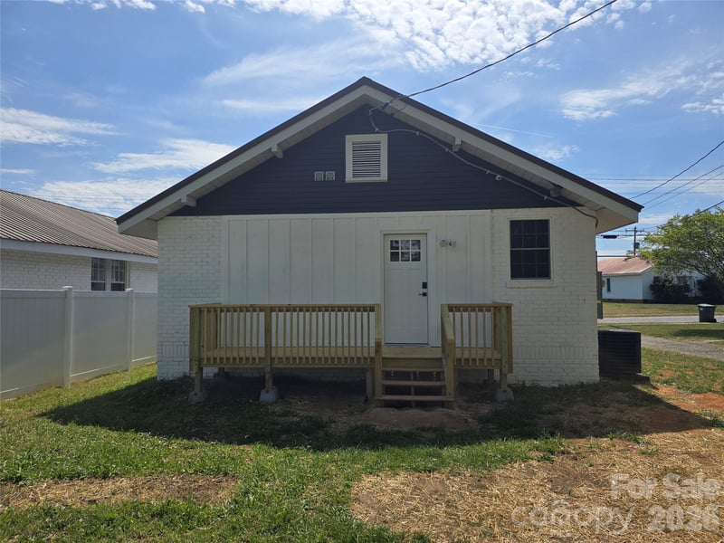 813 Highland Ave, Hickory, NC 28602