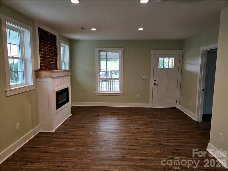 813 Highland Ave, Hickory, NC 28602