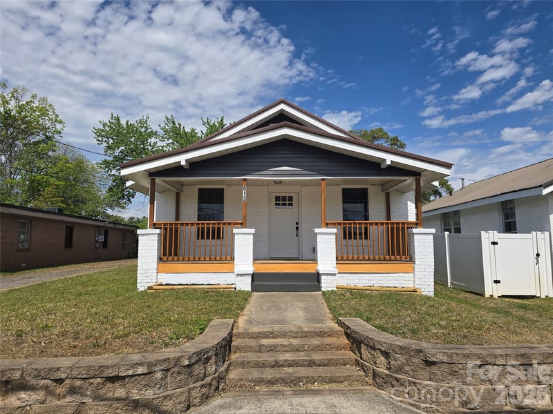 813 Highland Ave, Hickory, NC 28602