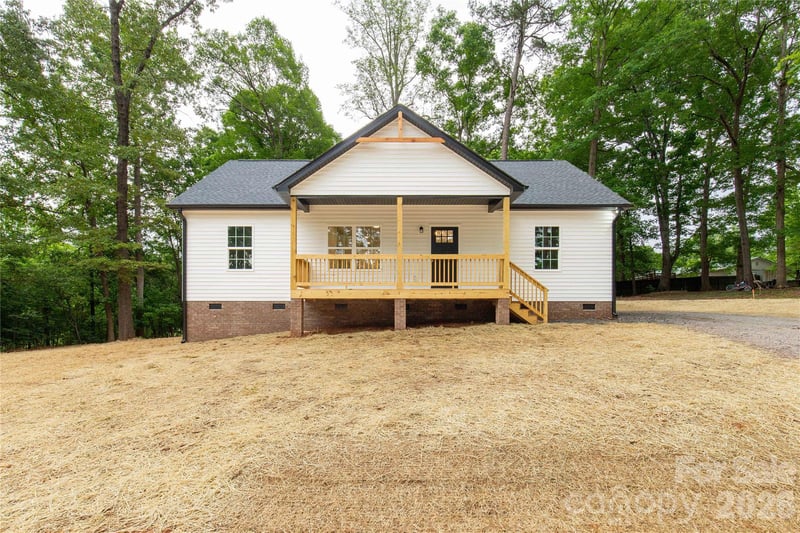 172 Spring Meadow Dr, Clover, SC 29710