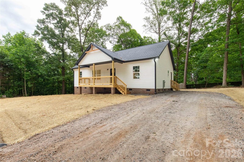 172 Spring Meadow Dr, Clover, SC 29710
