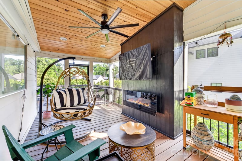 6220 Sharon Rd, Charlotte, NC 28210