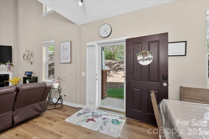 10810 Princeton Village Dr, Charlotte, NC 28277