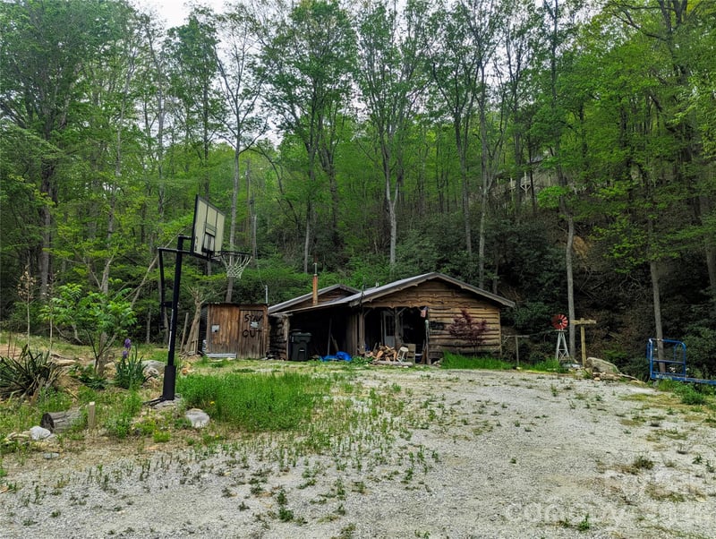 1034 Kyles Creek Rd, Hendersonville, NC 28792