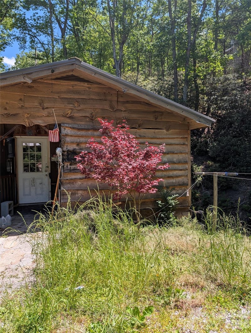 1034 Kyles Creek Rd, Hendersonville, NC 28792