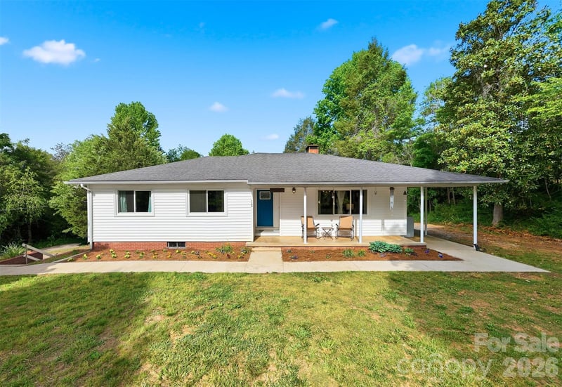 1108 Delwood Dr, Lenoir, NC 28645