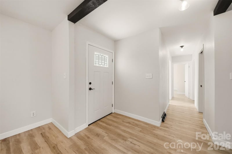 1108 Delwood Dr, Lenoir, NC 28645