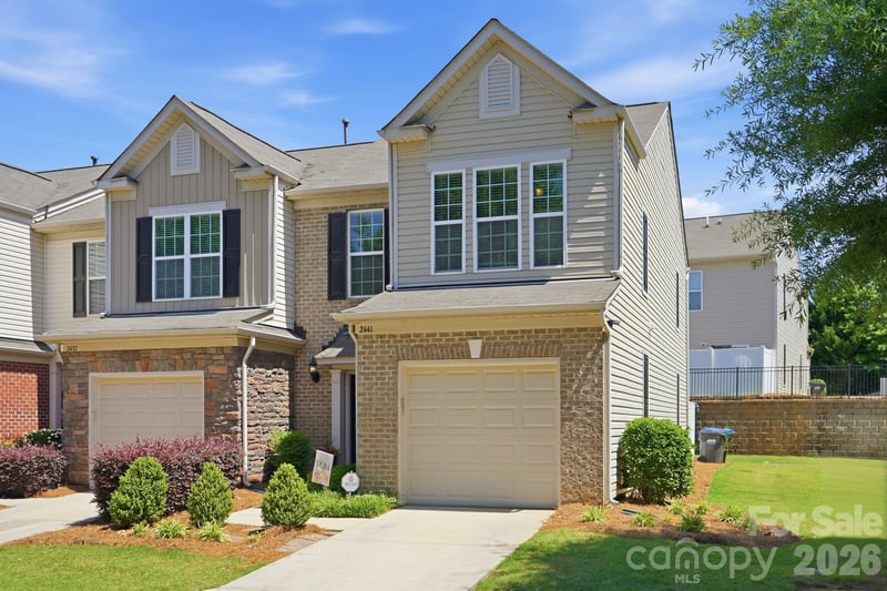 2441 Diplomat Ln, Charlotte, NC 28210