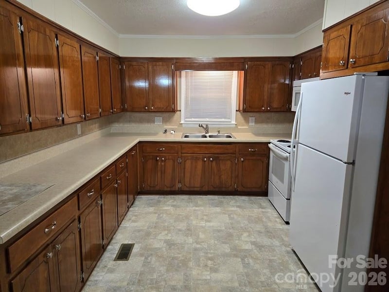 2191 Maple Valley Pl, Lenoir, NC 28645