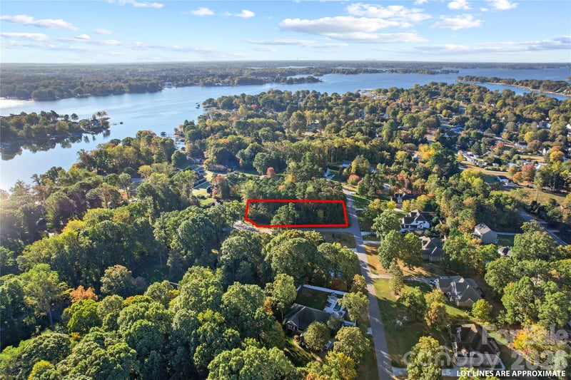 254 Woodstream Cir, Mooresville, NC 28117