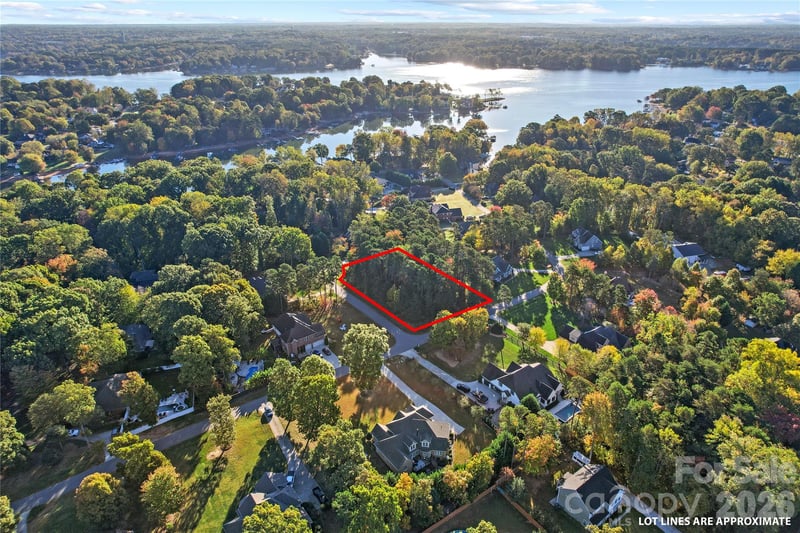 254 Woodstream Cir, Mooresville, NC 28117