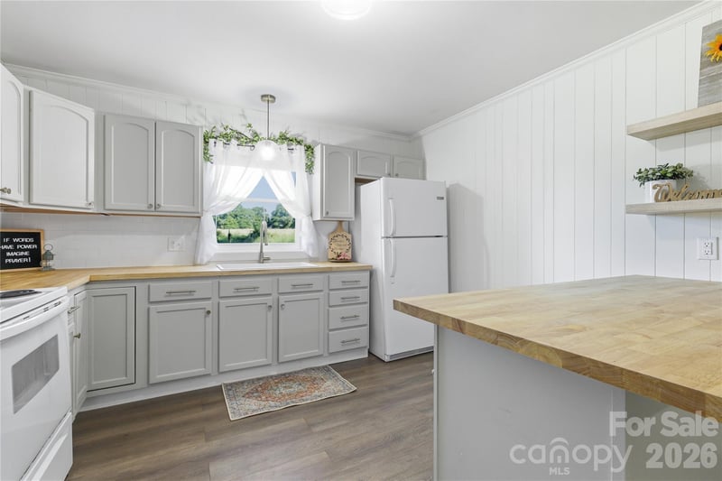 574 Old Mooresboro Rd, Mooresboro, NC 28114