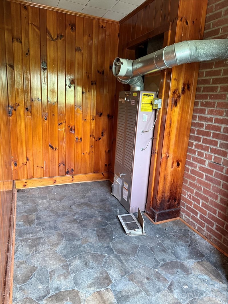 176 Laurel Branch Cemetery Rd, Weaverville, NC 28753