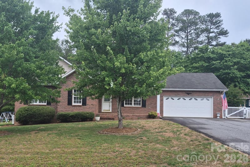 5126 Silver Tree Trl, Conover, NC 28613