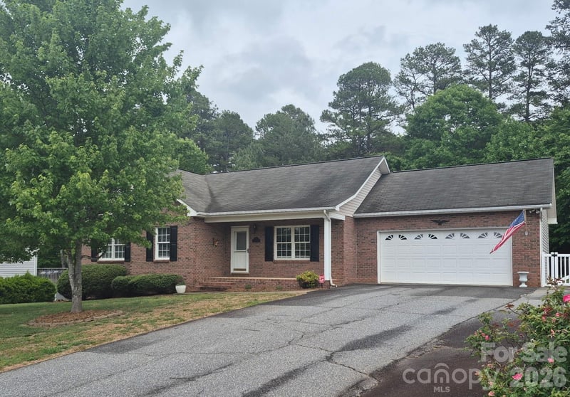 5126 Silver Tree Trl, Conover, NC 28613