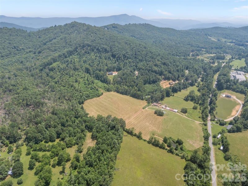 1305 Halltown Rd, Spruce Pine, NC 28777