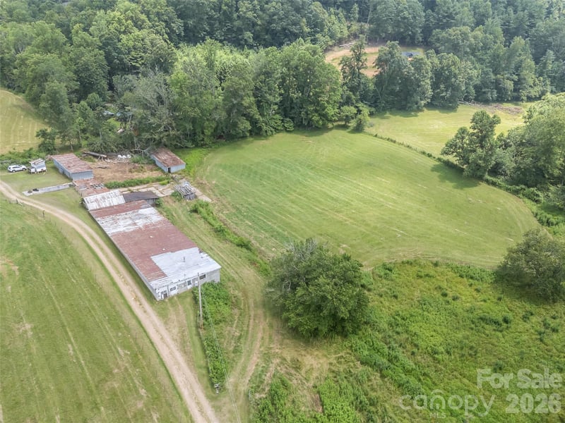 1305 Halltown Rd, Spruce Pine, NC 28777