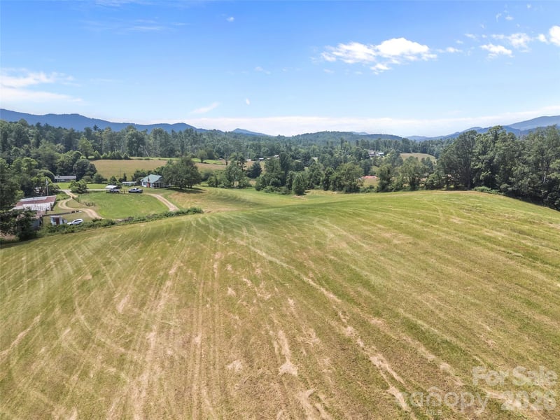 1305 Halltown Rd, Spruce Pine, NC 28777