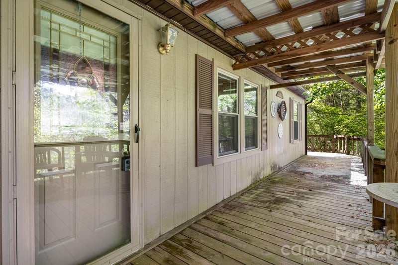 101 Serenity Ln, Clyde, NC 28721