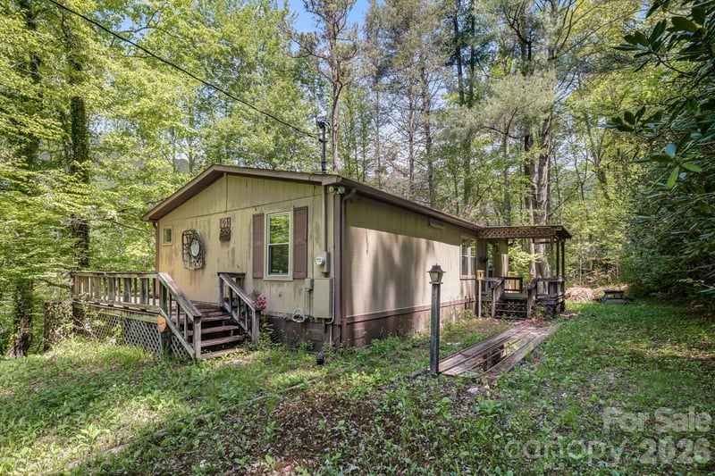 101 Serenity Ln, Clyde, NC 28721