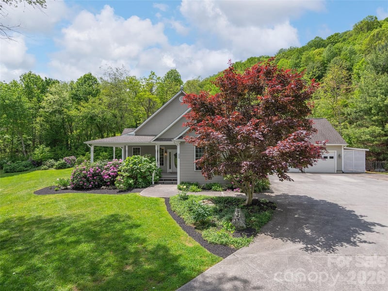 224 Hydrangea Dr, Waynesville, NC 28785