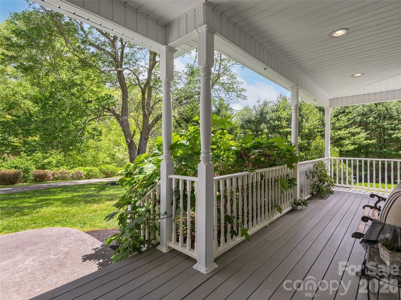 224 Hydrangea Dr, Waynesville, NC 28785