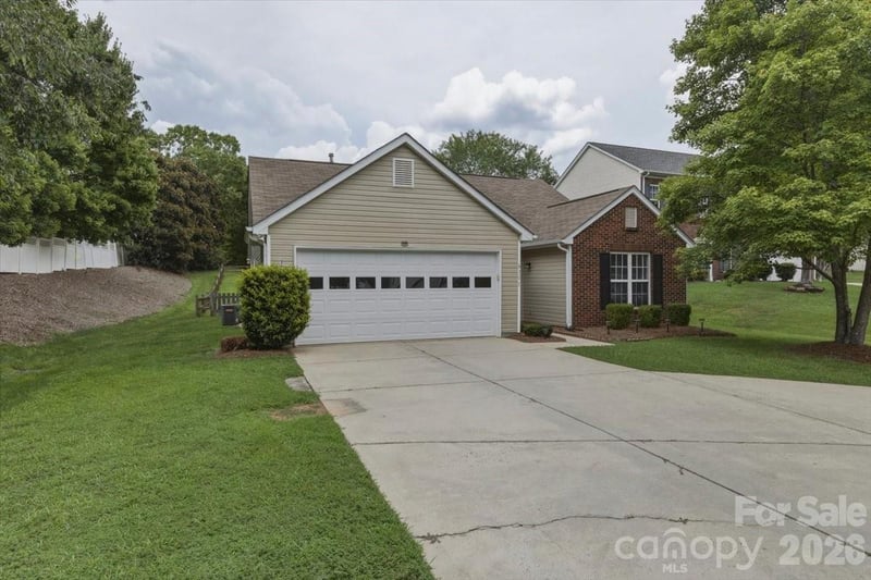 6111 Gatesville Ln, Charlotte, NC 28270