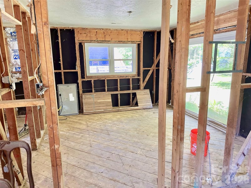 402 Blue Ridge Rd, Black Mountain, NC 28711