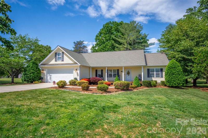 183 Devon Ln, Statesville, NC 28625