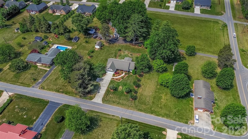 183 Devon Ln, Statesville, NC 28625