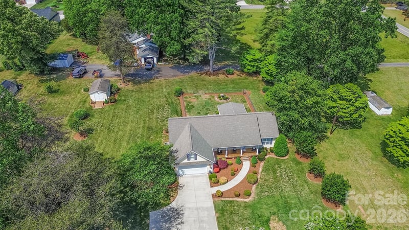 183 Devon Ln, Statesville, NC 28625