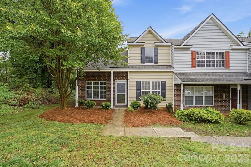 7621 Petrea Ln, Charlotte, NC 28227