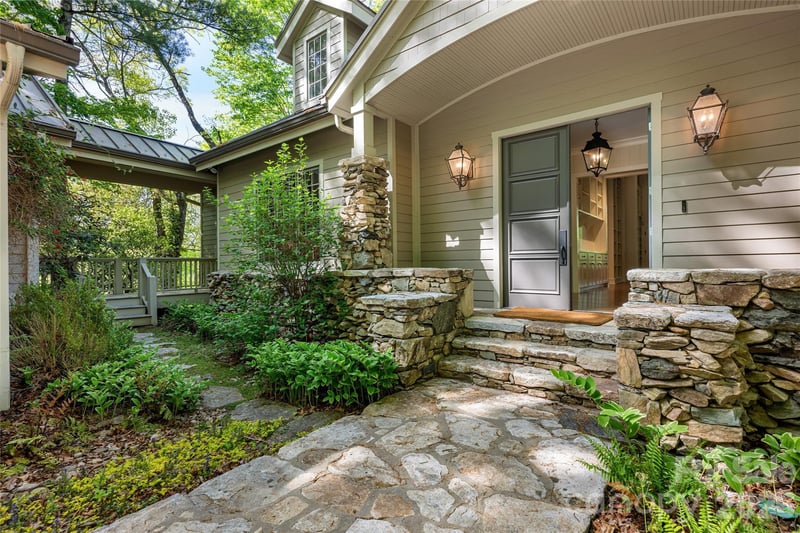 1957 Cold Mountain Rd, Lake Toxaway, NC 28747