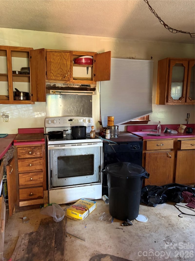 111 Akers Ldg, Ellenboro, NC 28040