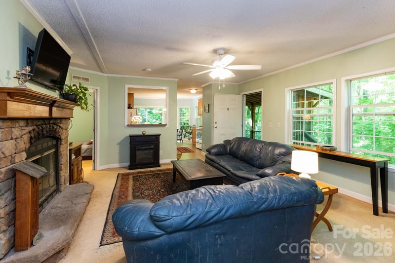 159 Marcellina Dr, Fairview, NC 28730
