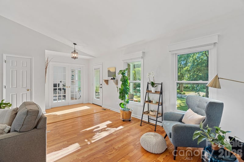 154 Quiet Cove Rd, Mooresville, NC 28117