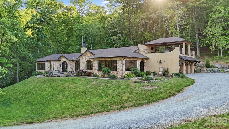 959 - 957 Dave Whitaker Rd, Horse Shoe, NC 28742