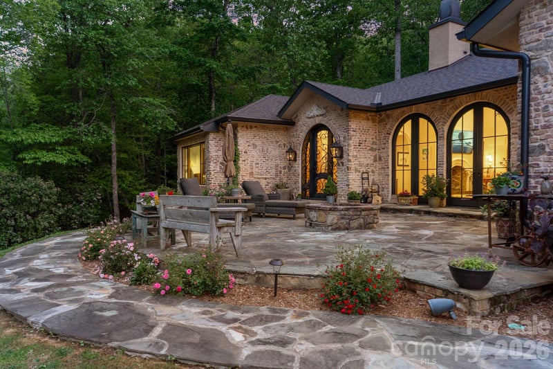 959 - 957 Dave Whitaker Rd, Horse Shoe, NC 28742