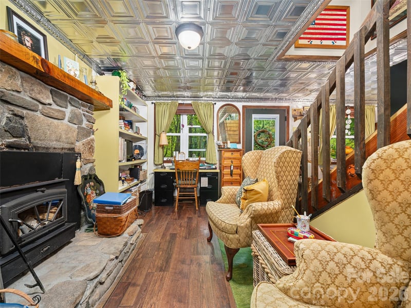 886 Three Quarter Creek Rd, Burnsville, NC 28714