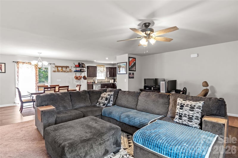 104 Sandtrap Dr, Statesville, NC 28677