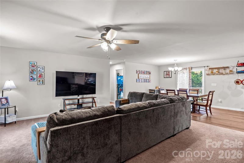 104 Sandtrap Dr, Statesville, NC 28677